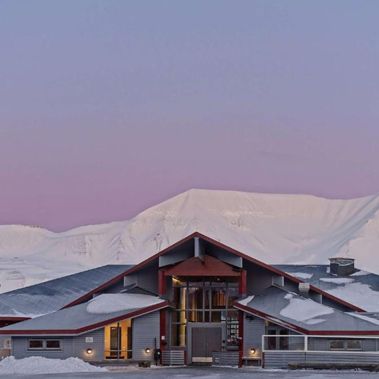 LONGYEARBYEN (4 NOCHES)